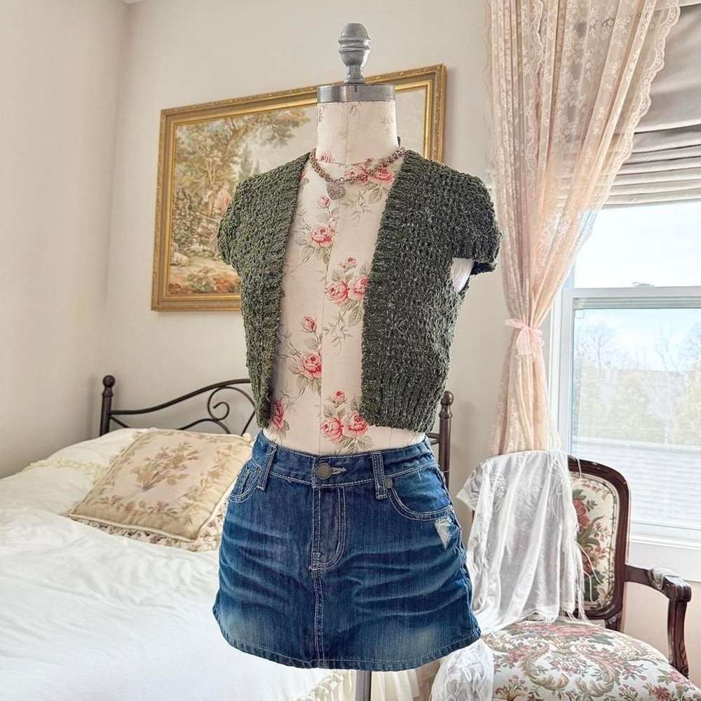 olive‎ knit shrug  Y2K olive cropped knit shrug bebe size large